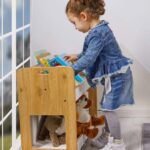 Bücherregal Dove mit 2 Ebenen – Naturholz und Weiß mit Montessori-Tragegriffen - Galeriebild 2 von Cozy Collections