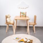 Tisch- und 2-Stühle-Set Hase aus Naturholz | Design Bunny - Galeriebild 4 von Cozy Collections