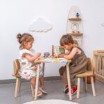 Set Tisch und 2 Stühle Hundohr aus Naturholz | Design Puppy - Galeriebild 4 von Cozy Collections