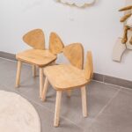 Set Tisch und 2 Stühle Hundohr aus Naturholz | Design Puppy - Galeriebild 3 von Cozy Collections