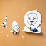 Kinder-Wandregal 3 Safari-Tiere - Löwe, Affe, Giraffe aus Naturholz - Galeriebild 3 von Cozy Collections