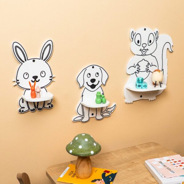 Kinder-Wandregal mit 3 niedlichen Tieren – Hase, Hund, Eichhörnchen aus naturbelassenem Holz - Produktbild von Cozy Collections
