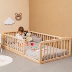 Montessori-Wandbett aus naturbelassenem Buchenholz mit abnehmbarem Schutzgitter - Galeriebild 1 von Cozy Collections