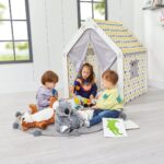 Kinder-Spielhaus aus weißem Holz mit Stoffzelt – Montessori-Hütte in Gelb und Grau - Galeriebild 2 von Cozy Collections