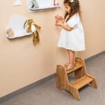 Montessori-Trittleiter mit 2 Stufen aus Naturholz | Kinderautonomie - Galeriebild 1 von Cozy Collections
