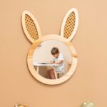 Dekorativer Hasenspiegel aus Naturholz mit Rattandetails - Galeriebild 2 von Cozy Collections