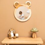 Dekorativer Bär-Spiegel aus natürlichem Holz für Kinderzimmer - Galeriebild 2 von Cozy Collections