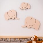 LED-Wand-Nachtlichter Familie Elefanten aus handbemaltem Holz | Mama, Papa, Baby - Produktbild von Cozy Collections