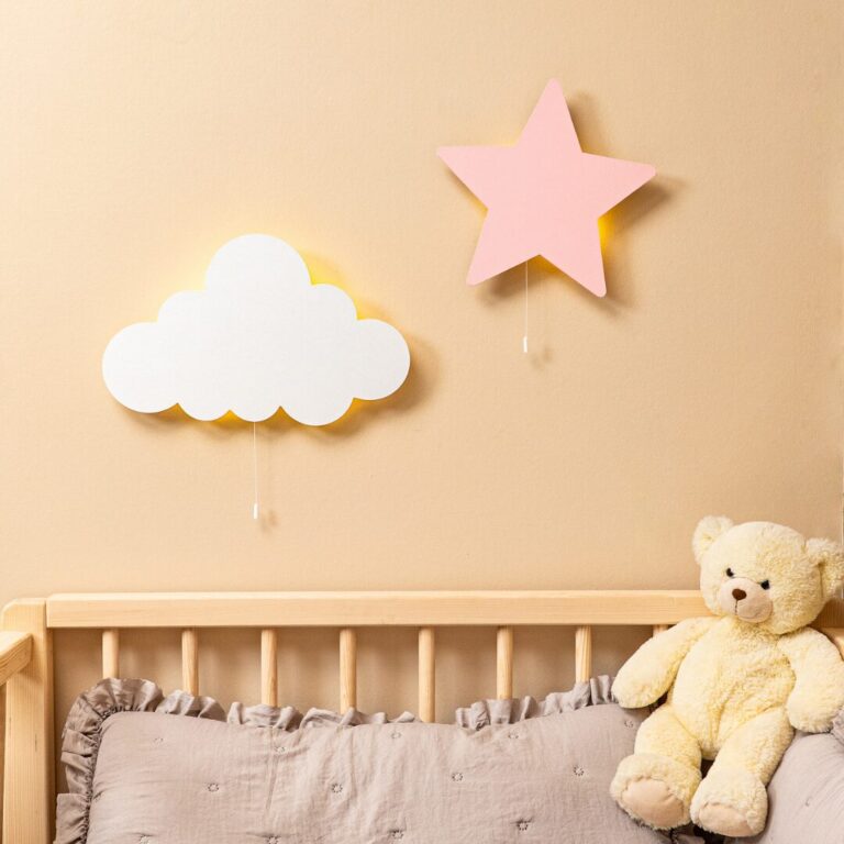 LED-Wand-Nachtlicht Stern Rosa aus Naturholz – Dekorative Kinderlampe - Variantenbild Modell Set: Stern + Weiße Wolke von Cozy Collections