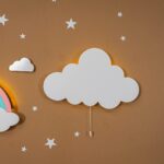 LED-Wand-Nachtlicht Regenbogen mit handbemalten Holzwolken | 4 Pastellfarben - Variantenbild Modell Weiße Wolke von Cozy Collections
