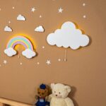 LED-Wand-Nachtlicht Regenbogen mit handbemalten Holzwolken | 4 Pastellfarben - Variantenbild Modell Set 1: Regenbogen + Weiße Wolke von Cozy Collections