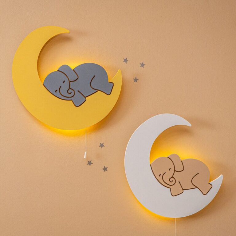 LED-Wandnachtlicht Elefant auf bemaltem Holzmond, handgefertigt - Galeriebild 1 von Cozy Collections