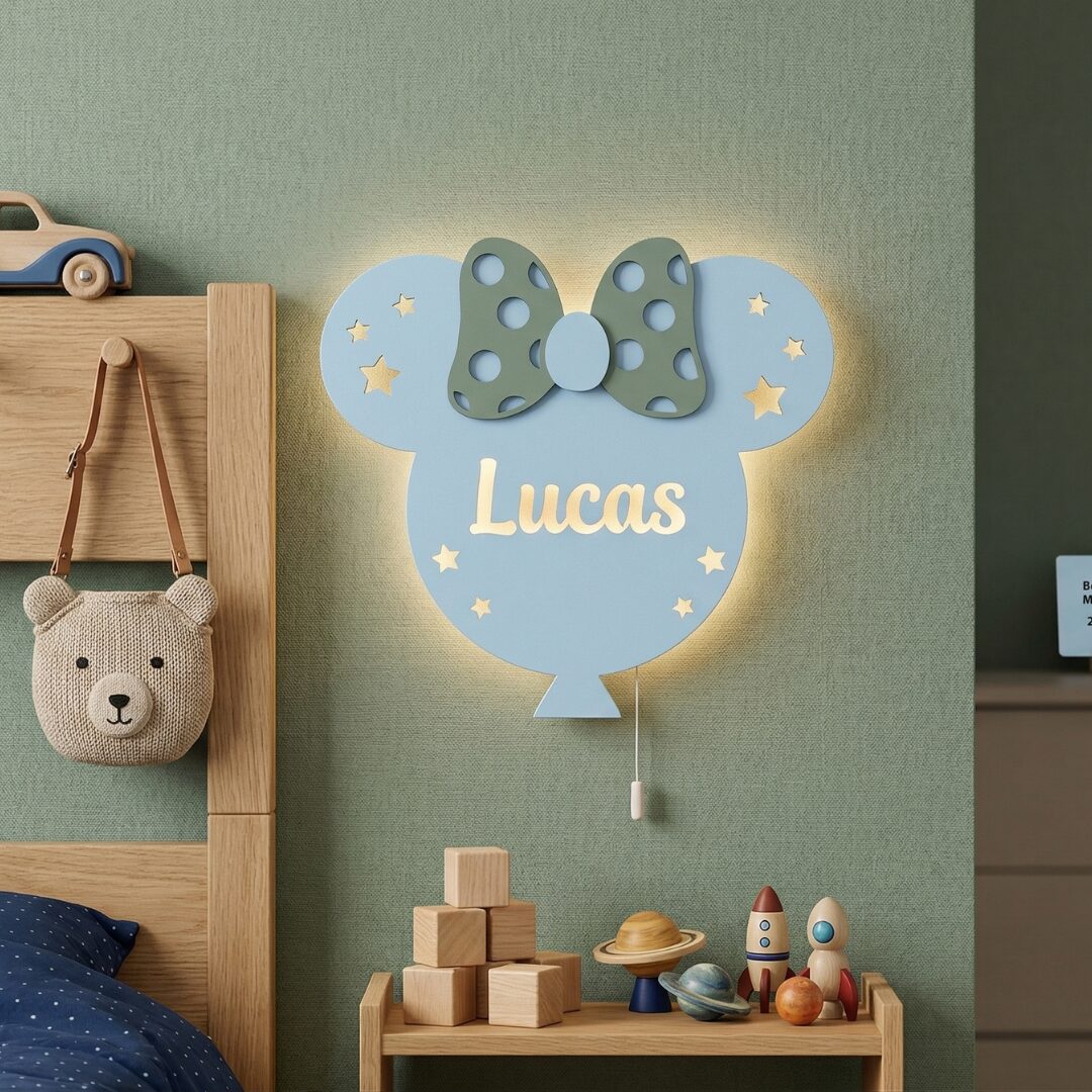 Personalisiertes Schleifen-Wandnachtlicht mit Namen LED Holz | LED Nachtlicht Holz
