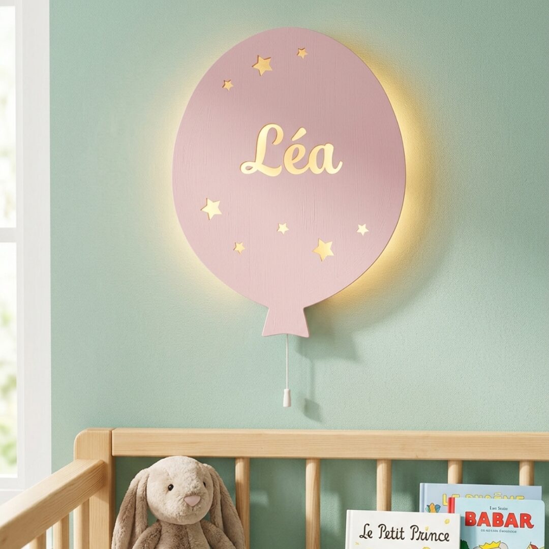 Personalisiertes Ballon-Wandnachtlicht mit Namen | LED Nachtlicht Holz
