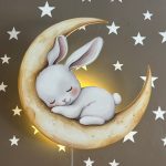Wandnachtlicht schlafendes Häschen auf dem Mond | LED Nachtlicht Holz