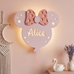 Personalisiertes Schleifen-Wandnachtlicht mit Namen LED Holz | LED Nachtlicht Holz